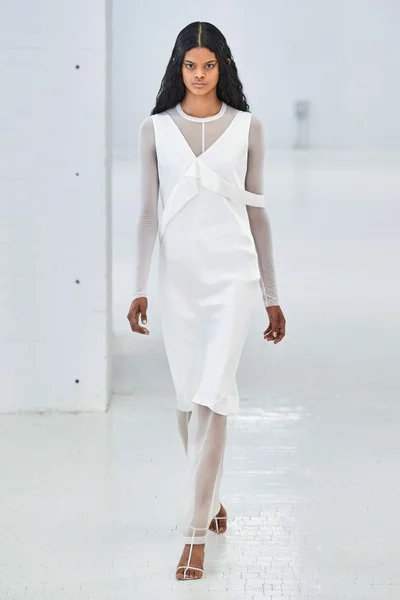 Look 1